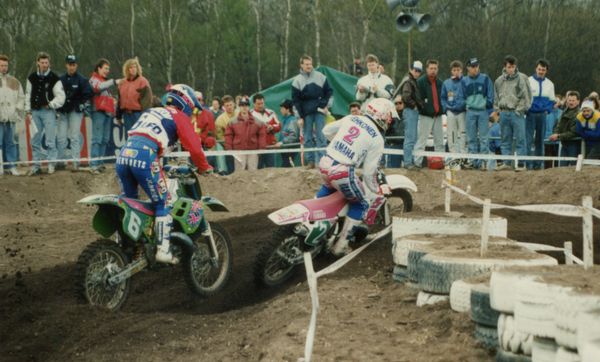 Hollanti Mill 1991 GP-250 P.Vehkonen ja M.Bervoets taistelua erävoitosta. Bervoets voitti